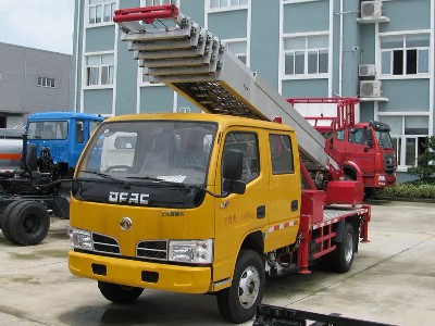 高空作业云梯车